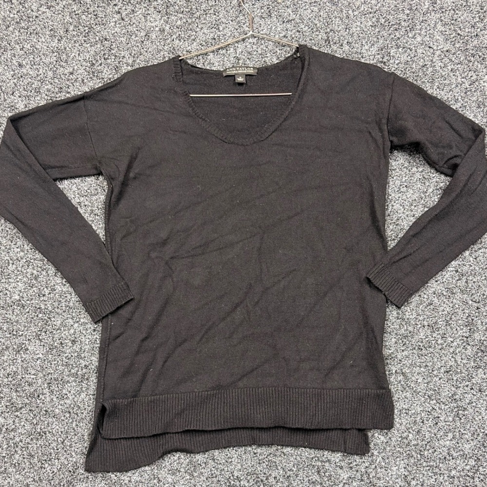 Ann Taylor Sweater Womens S Black Merino Wool V-Neck High-Low Knit Pullover